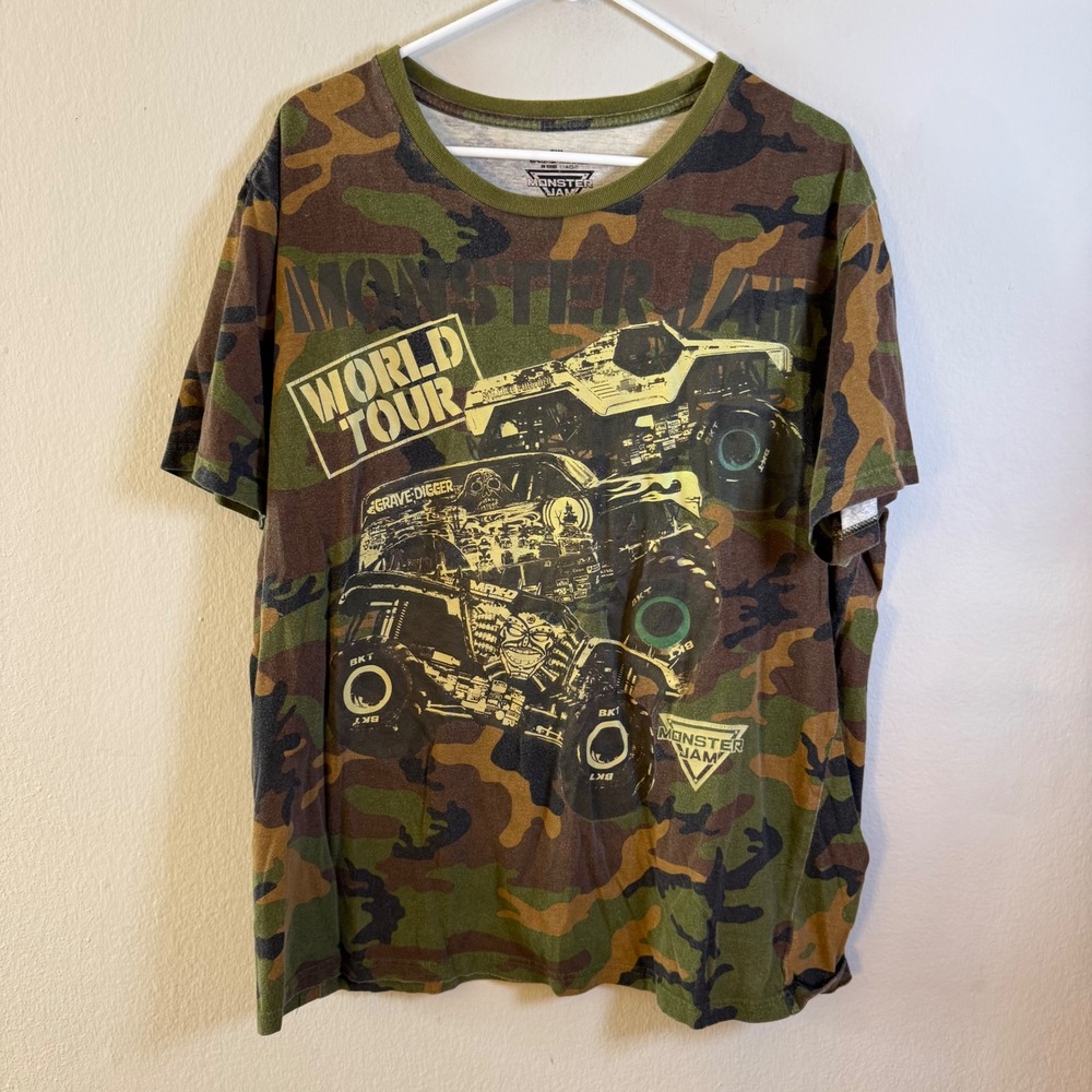 Monster Jam World Tour Camo Graphic T-Shirt Mens‎ 2XL Grave Digger Max-D Cotton